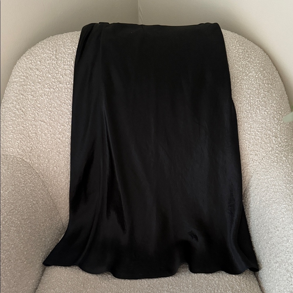 Aritizia midi satin Elegant Black Women's Skirt